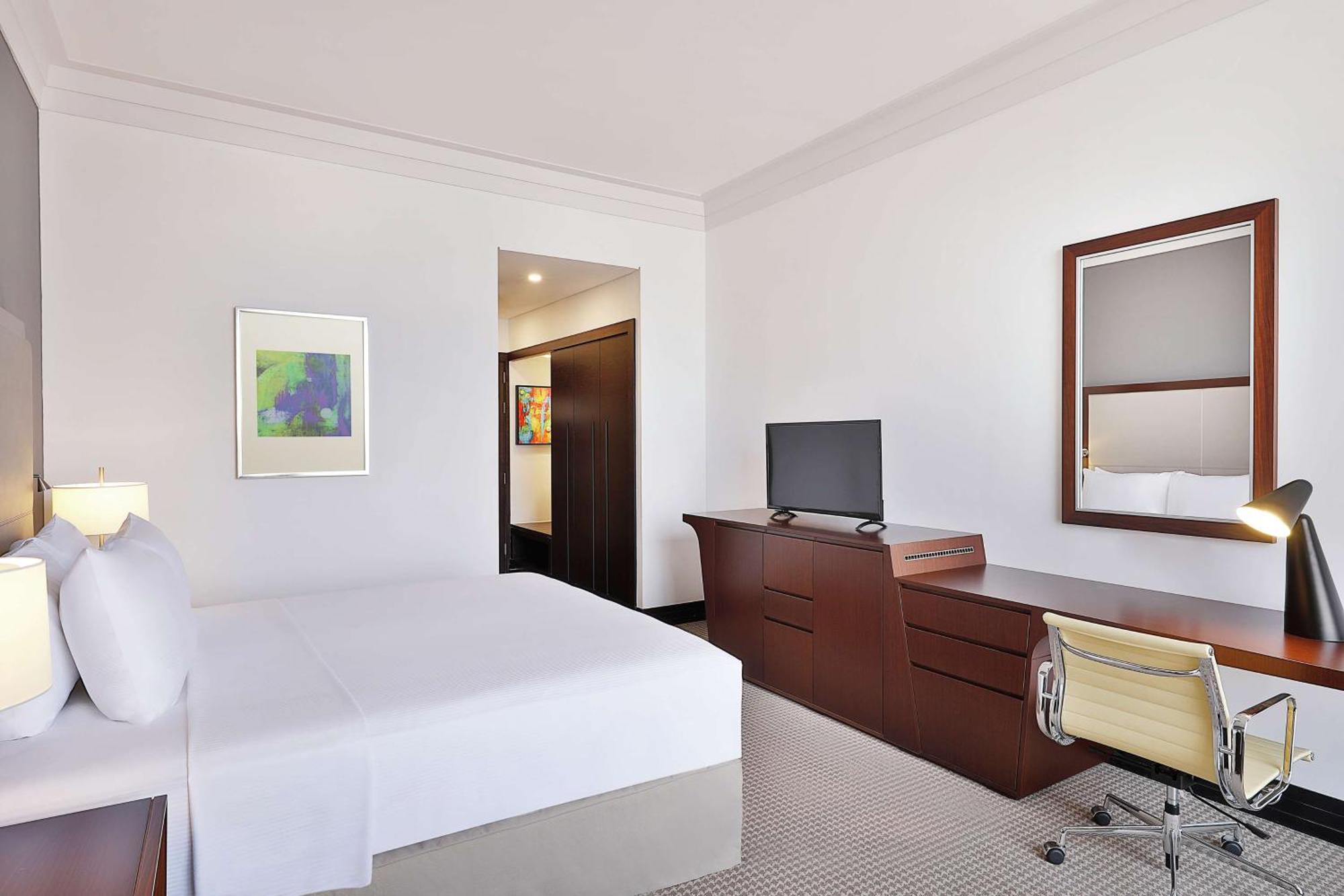 Doubletree By Hilton Doha - Al Sadd Hotel Exterior foto