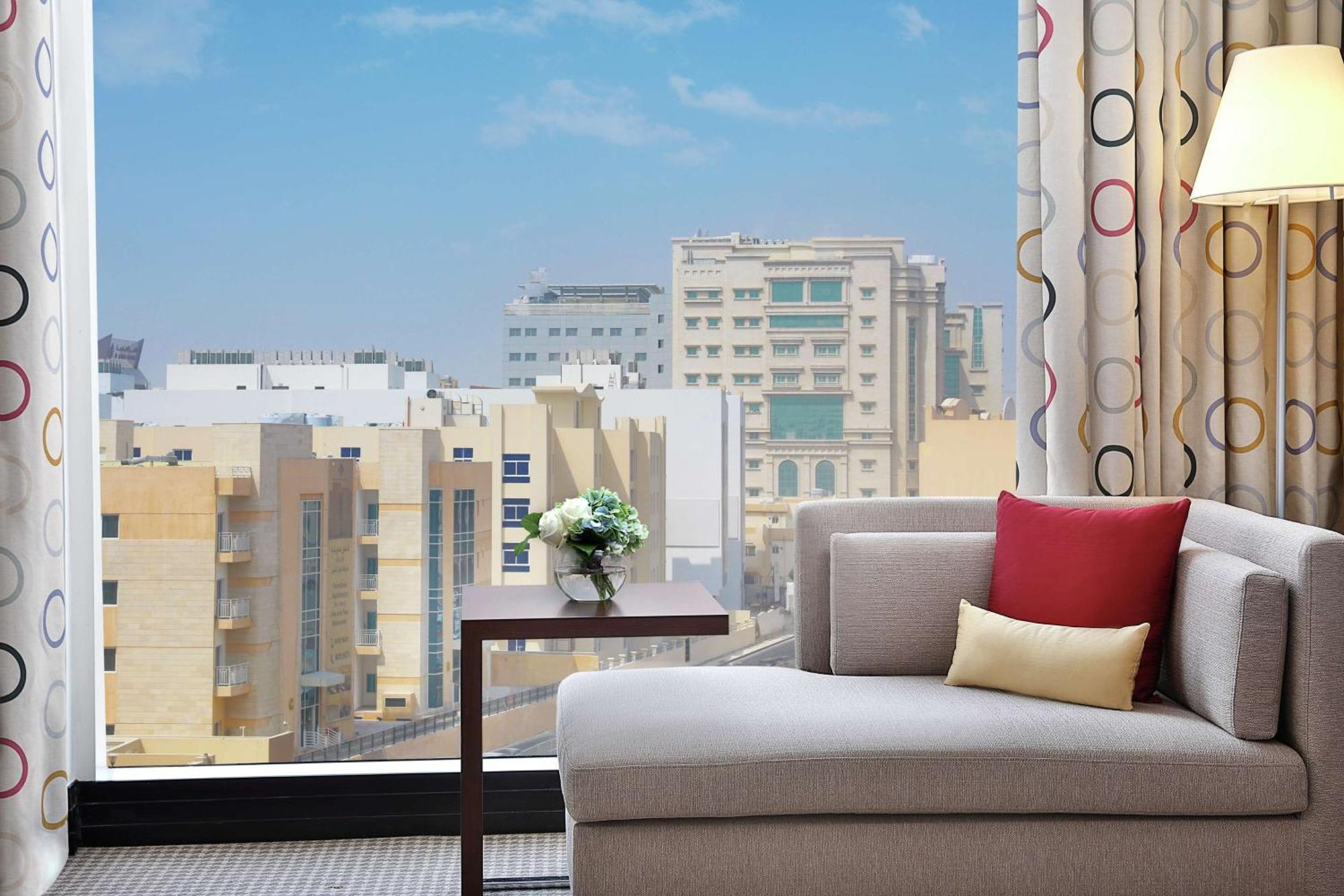 Doubletree By Hilton Doha - Al Sadd Hotel Exterior foto