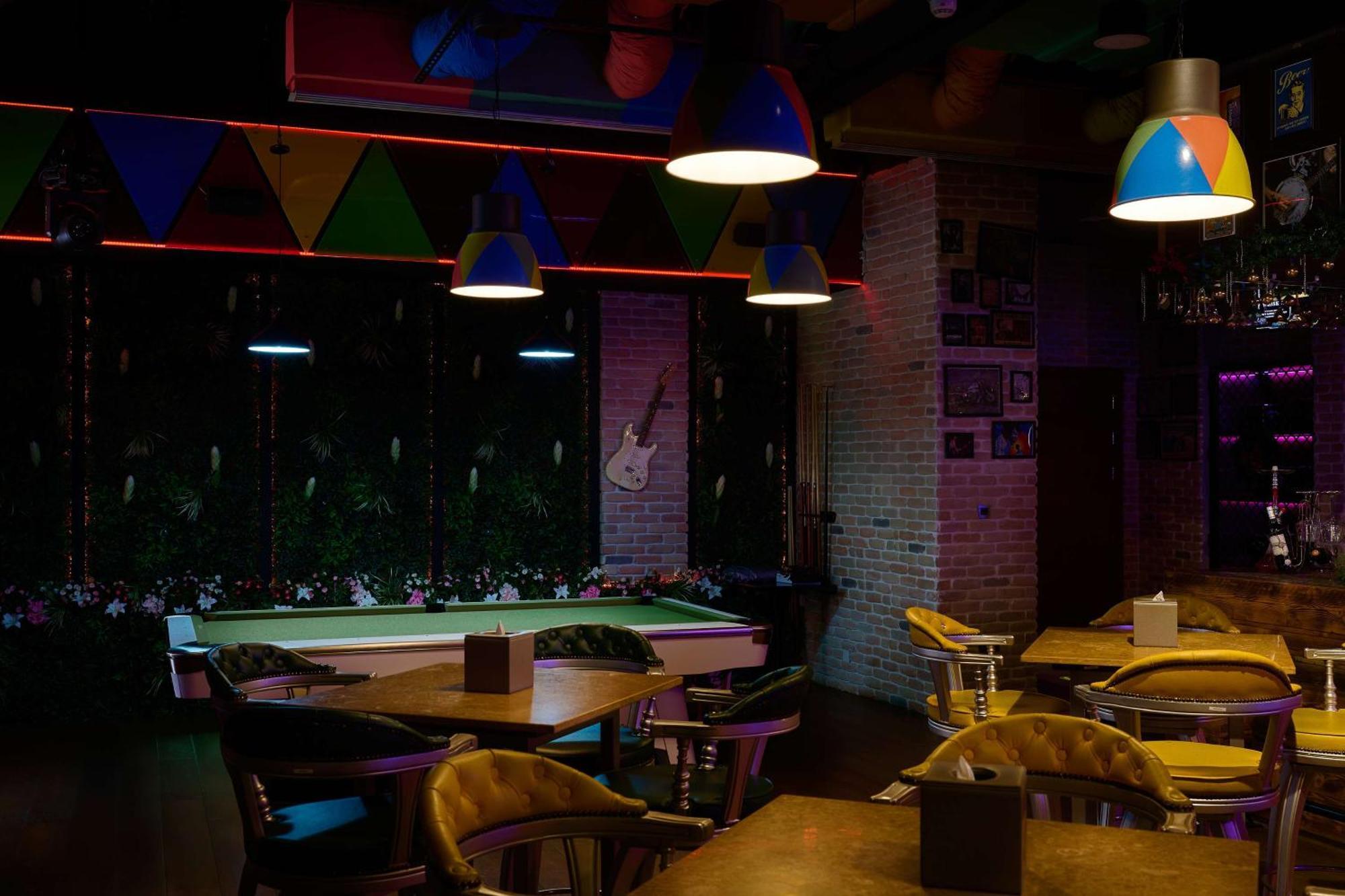 Doubletree By Hilton Doha - Al Sadd Hotel Exterior foto The interior of a nightclub in Yerevan